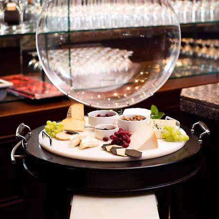 Hotel Harvey's Point