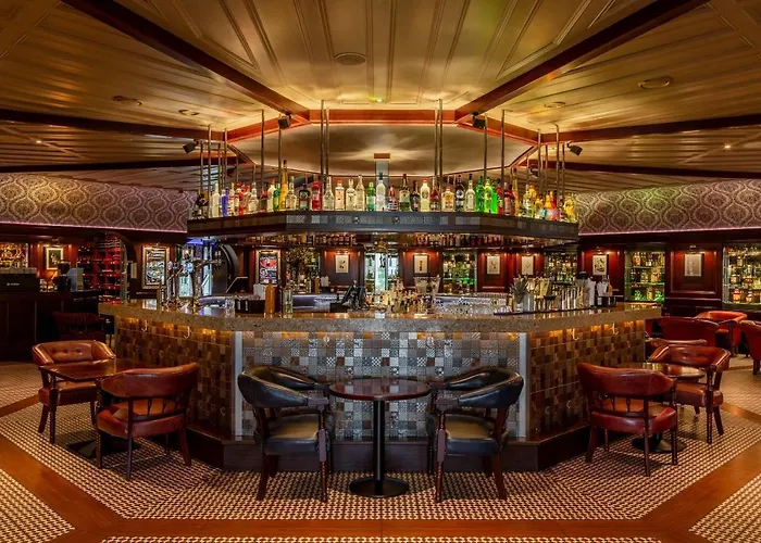 Отель Harvey's Point 4*